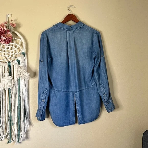 Anthropologie Cloth & Stone Chambray Split Back Shirt Blue Size XS - Picture 4 of 7